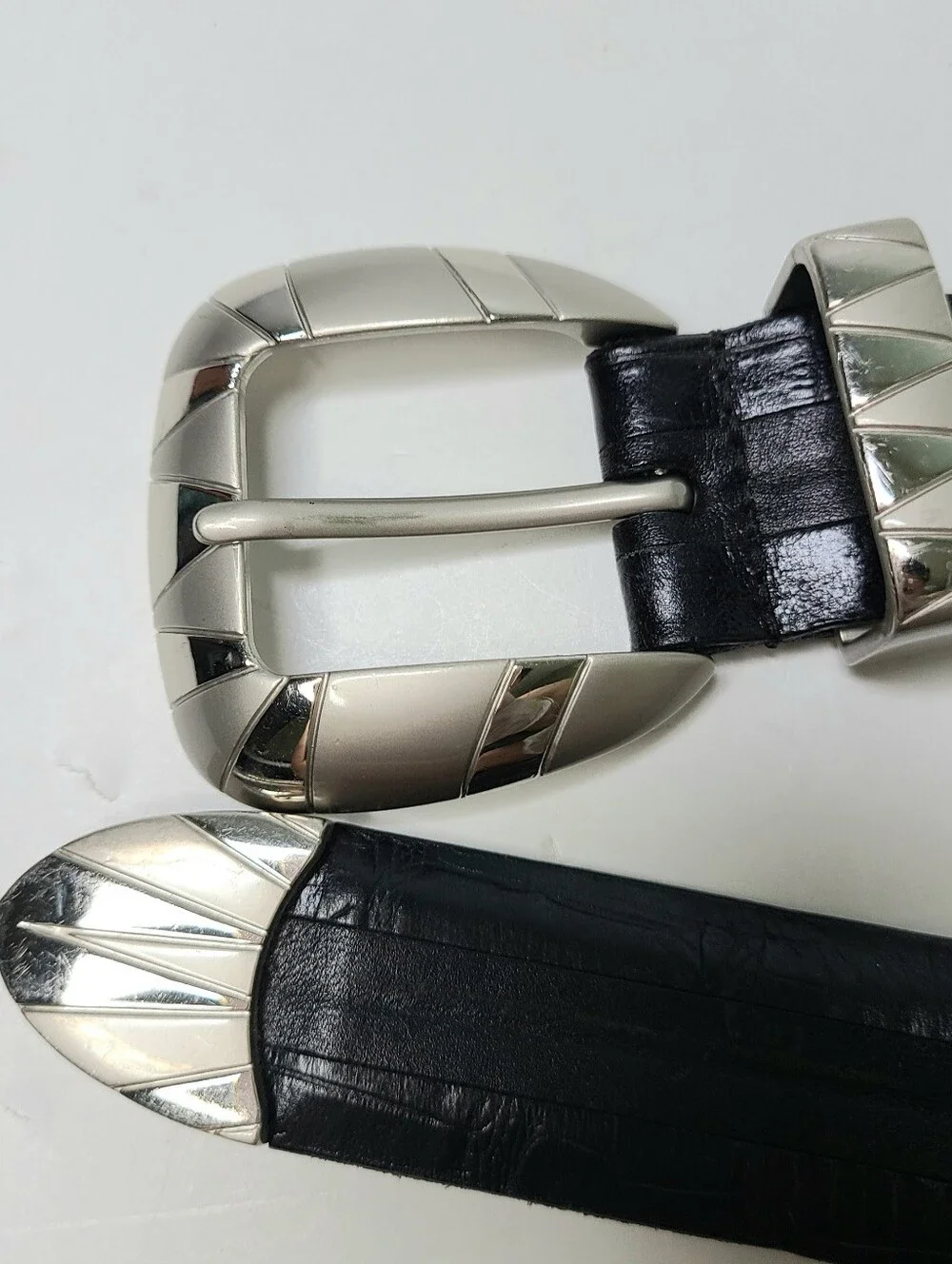 Johnston & Murphy Handcrafted Western Graphic Buckle Italian Leather Belt